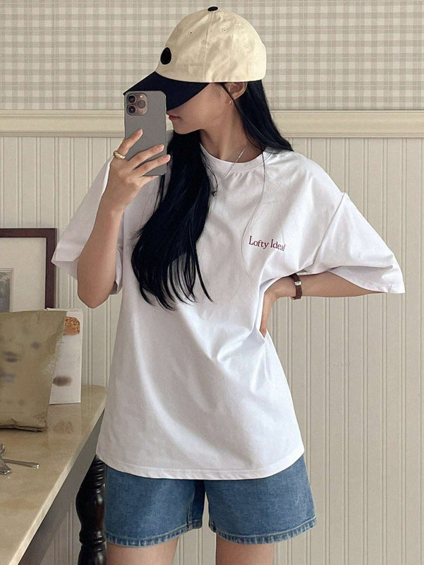 Camiseta casual de mujer para el verano con cuello redondo estampado con eslogan y hombros caidos