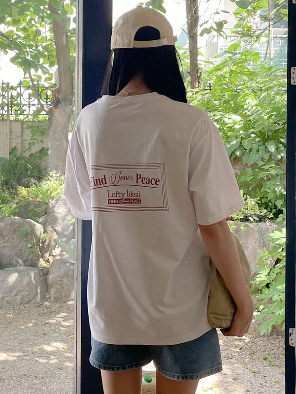 Camiseta casual de mujer para el verano con cuello redondo estampado con eslogan y hombros caidos
