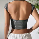Camiseta con escote en forma de barco