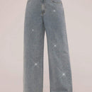 Forever 21 Jeans de pierna recta con detalle de diamante disperso y lavado retro para conjuntos de primavera. Jeans de talle medio para conjuntos de festivales y suaves fondos para el verano con diamantes de imitacion.