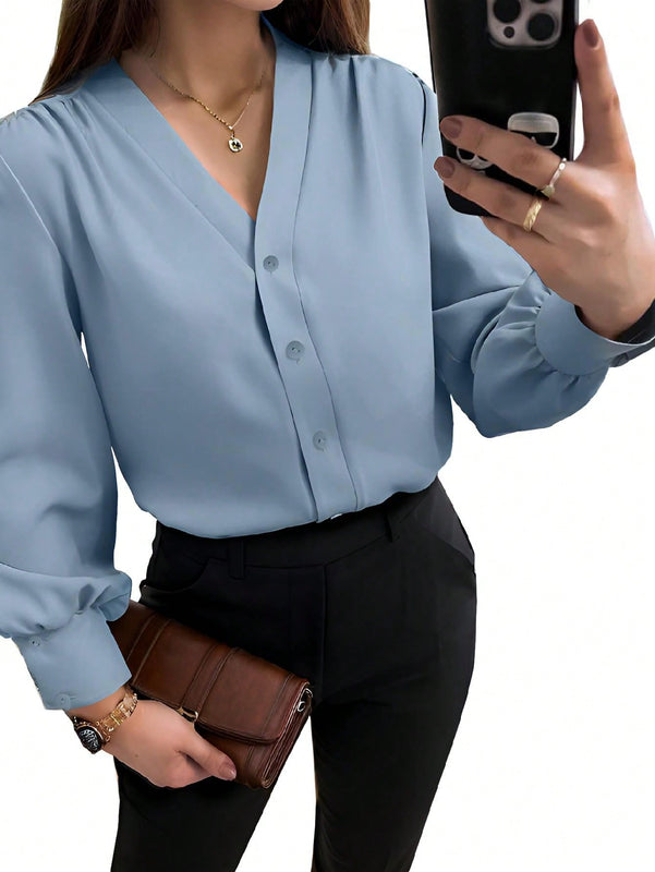 Camisa casual de mujer con cuello en V, botones delanteros, mangas de linterna y pliegues