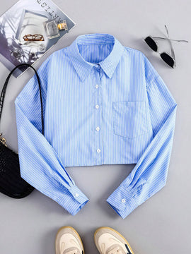 Blusa corta a rayas con detalle de torsion en la espalda