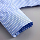 Blusa corta a rayas con detalle de torsion en la espalda