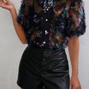 Camisa de malla con cuello de pie y manga lantern con diseno impreso al azar para mujer con borde de volantes en 3D y tela traslucida para verano