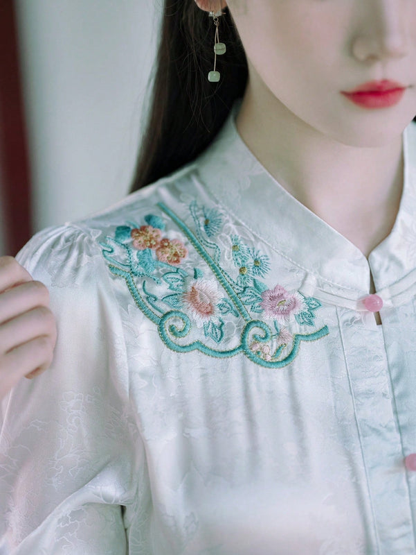 Nueva camisa blanca con bordado chino estilo todo combinable, con elementos bordados de la dinastia Han China