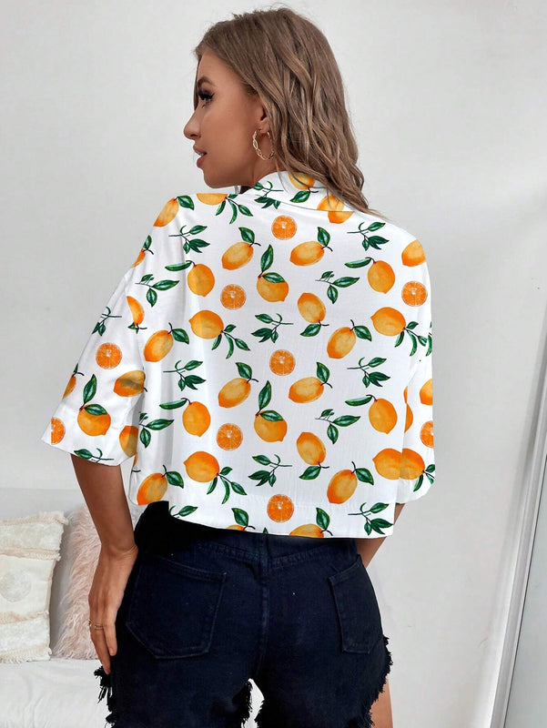 Camisa informal de manga corta con botones individuales para mujer con estampado recortado al azar para el verano