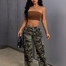 SXY Jeans cargo con bolsillos con solapa y estampado de camuflaje