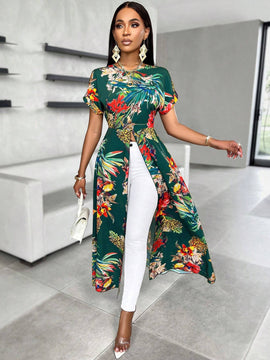 Blusa larga con dobladillo dividido con estampado floral aleatorio
