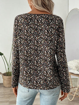 Camisa floral pequena de manga larga para mujer de color oscuro