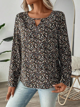 Camisa floral pequena de manga larga para mujer de color oscuro