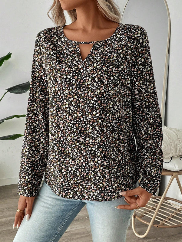 Camisa floral pequena de manga larga para mujer de color oscuro