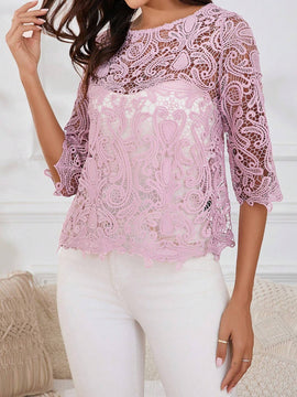 Blusa de cuello de barco totalmente de encaje en tono grisaceo morado claro elegante y de trabajo para mujer
