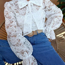 Camisa de encaje para mujer con mangas de lampara y correa de mono para vacaciones