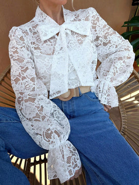 Camisa de encaje para mujer con mangas de lampara y correa de mono para vacaciones