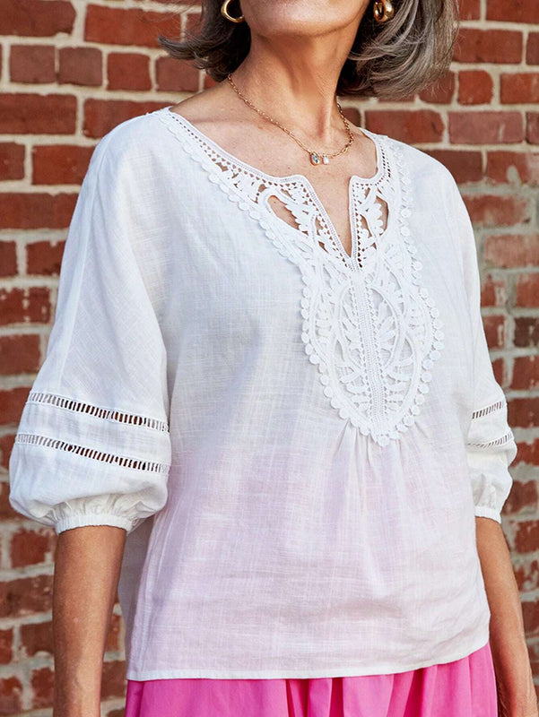 EMERY ROSE Blusa de verano para mujer con corte holgado, encaje contrastante, escote en V con muescas y mangas con forma de linterna