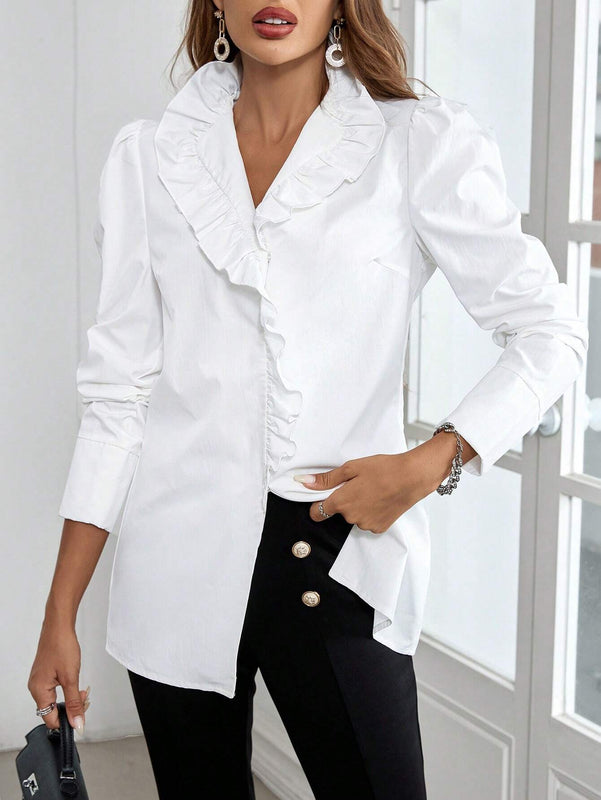 Camisa blanca elegante y sencilla de moda para mujer con escote en V y cuello ajustado con volantes
