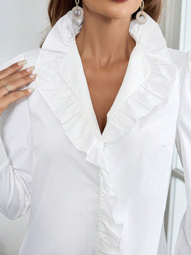 Camisa blanca elegante y sencilla de moda para mujer con escote en V y cuello ajustado con volantes