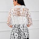 Camisa solida de encaje con botones contrastantes al frente