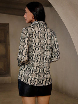 Camisa casual con mangas largas con diseno de serpiente vintage al azar, perfecta para combinar con cualquier outfit