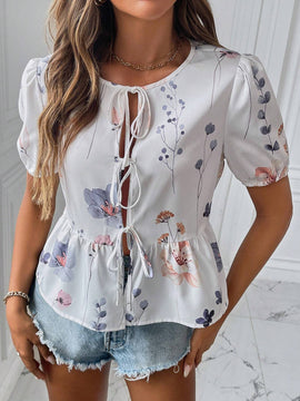 Blusa estampada de verano 2024 para mujer con cuello redondo, mangas abullonadas con lazo frontal y dobladillo con ribete de volantes