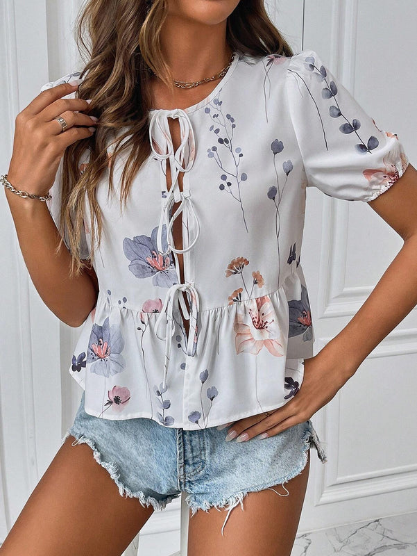 Blusa estampada de verano 2024 para mujer con cuello redondo, mangas abullonadas con lazo frontal y dobladillo con ribete de volantes
