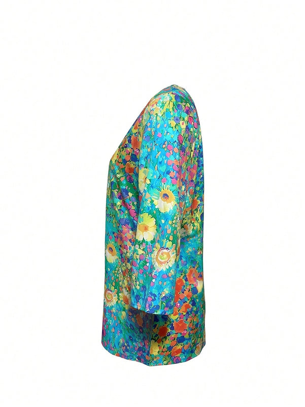 Camisa floral de vacaciones para mujer con cuello en V y mangas medias