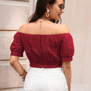 Camisa elegante, suave y encantadora de manga corta para mujer con hombros descubiertos y cintura atada