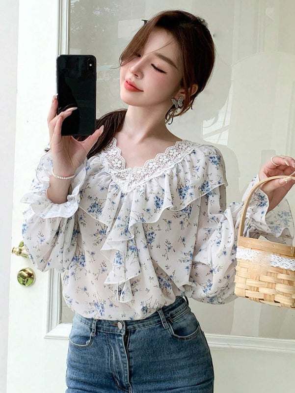 DAZY Camisa de manga larga para mujer con escote en V, estampado floral, manga abombada y dobladillo con volantes