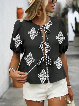 Camisa de manga corta con lazos delanteros con estilo bohemio de moda para mujer con mangas abullonadas