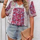 EMERY ROSE Camisa de manga corta con estampado de flores en todas partes y cuello en V para mujer, ideal para vacaciones informales