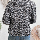 Blusa con estampado de leopardo, dobladillo con lazo y borde de volantes