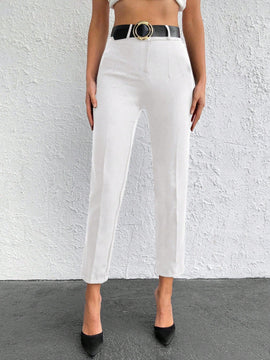 Pantalones cortos de color solido de ajuste delgado con bolsillos diagonales