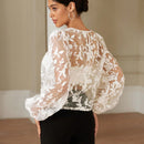 Exquisita, elegante y pesada camisa corta de manga larga con bordados transparentes y gracia