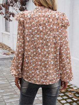 Camisa larga de mujer con botones y manga larga con pliegues, ribete de encaje y diseno floral en toda la prenda. Casual y perfecta para vacaciones.