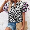 Camiseta casual con mangas en forma de paraguas y parches florales de encaje para mujeres, diseno de impresion aleatorio