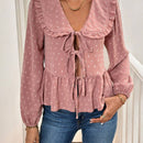 Frenchy Camisa de unicolor con cuello Peter Pan y dobladillo con volantes, manga larga con tetura de lazo