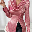 Camisa informal con cuello en V y cincha en la cintura de tela dorada metalica