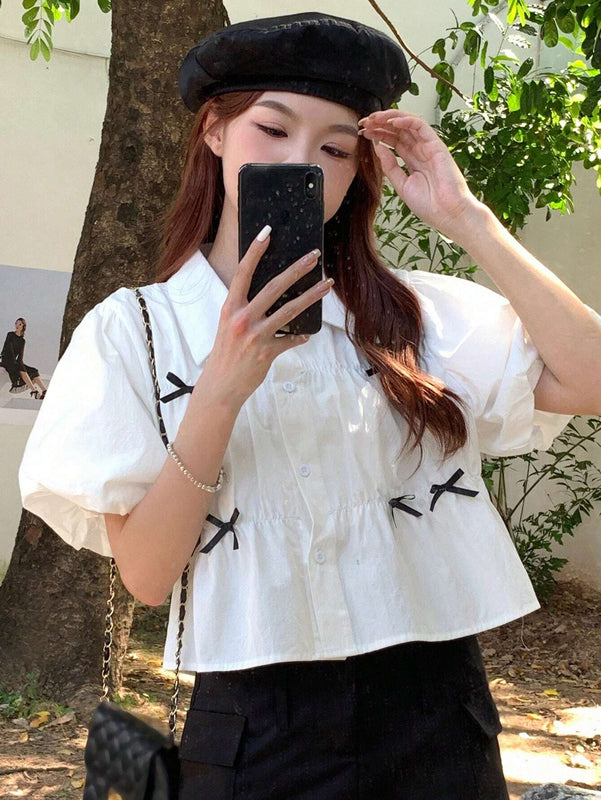 DAZY Camisa de mujer con cuello a rayas, mangas abullonadas, lazo y plisado