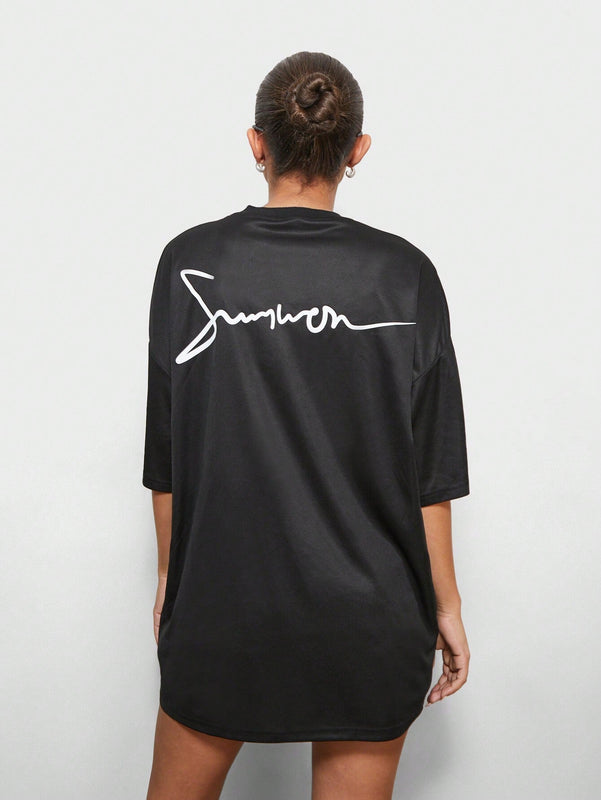 SUMWON WOMEN Camiseta de jersey oversize con hombros caidos y grafico