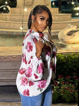 Blusa de manga larga con cuello alto y estampado floral para mujer
