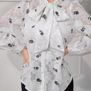 Blusa elegante de manga farol con cuello con recorte, nudo delantero y estampado floral diminuto para primavera/otono