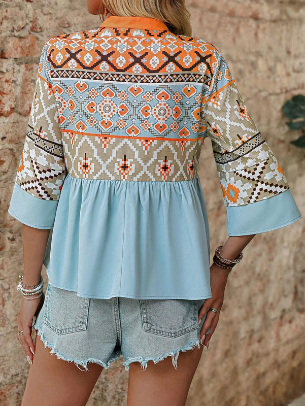 Blusa de mujer casual con estampado geometrico y cuello recortado