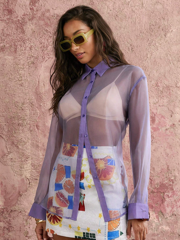 Blusa transparente de manga larga con botones y panel de malla en la parte delantera, de unicolor, look casual de vacaciones para mujer