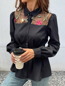 Blusa elegante de manga larga con cintura cenida, de malla transparente con estampado floral patchwork (estampado aleatorio)