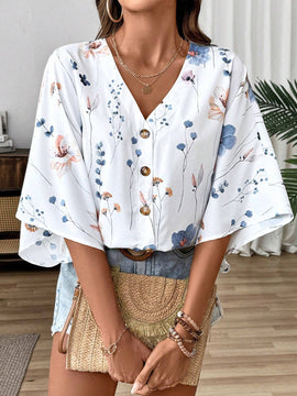 Camisa casual floja con cuello en V y botones de mujer, con estampado romantico de plantas y flores y mangas murcielago, perfecta para vacaciones