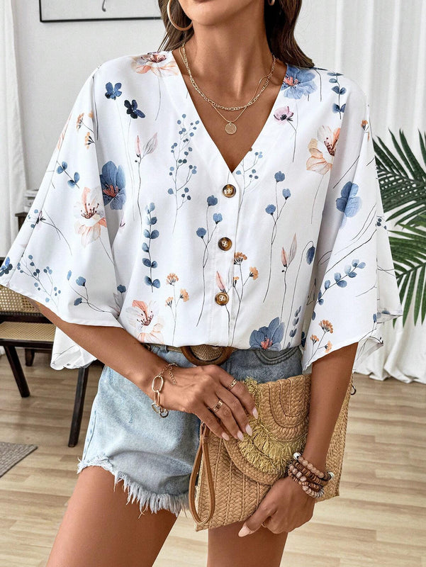 Camisa casual floja con cuello en V y botones de mujer, con estampado romantico de plantas y flores y mangas murcielago, perfecta para vacaciones
