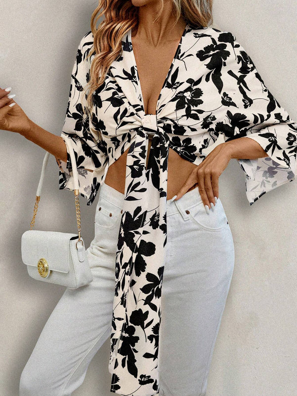 Camisa con estampado floral, manga corta y amarre al frente para mujeres, ideal para vacaciones