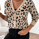 Essnce cardigan informal con botones al frente y hombros caidos con estampado de leopardo, apropiado para otono/invierno