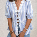 Camisa casual con estampado de rayas y nudo delantero