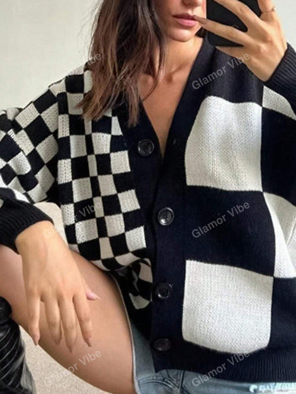 Nuevos llegados de otono/invierno sueter cardigan de punto asimetrico de manga larga con estampado a cuadros blanco y negro casual y de moda para mujer, con tejido reforzado